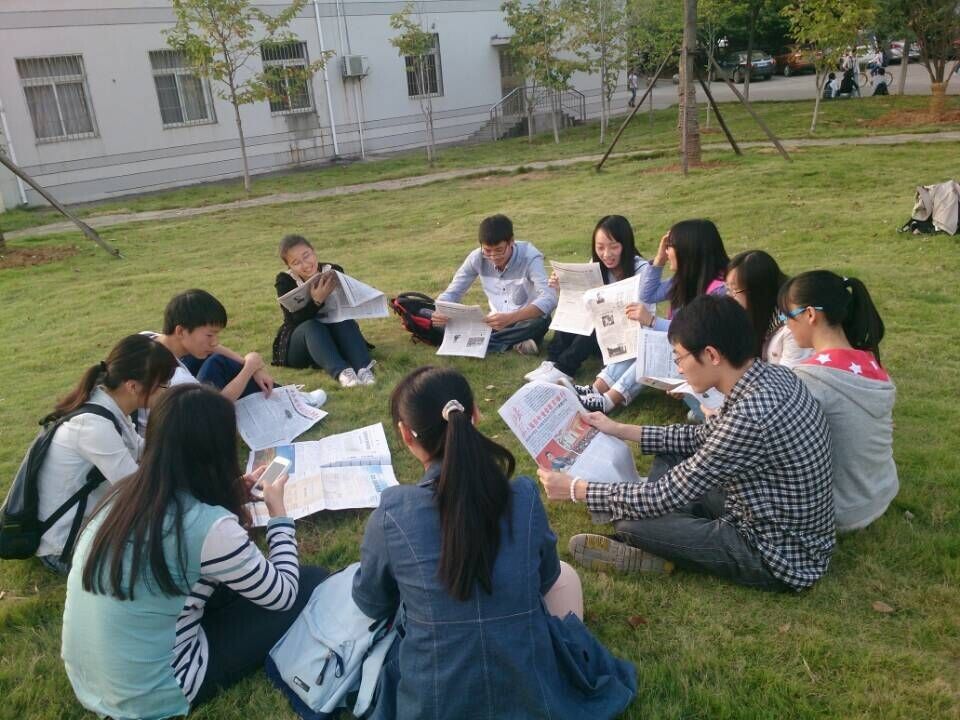 十大买球平台排行榜2012级党支部学习贯彻十八届四中全会精神