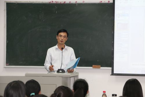 十大买球官网举办2015级国际班新生专业介绍会