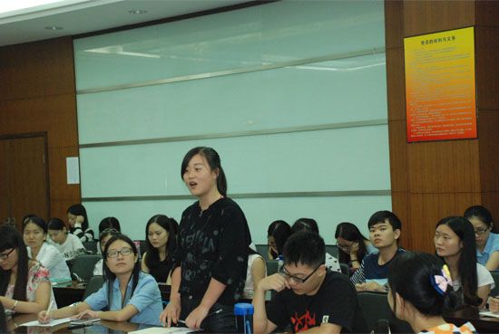 十大买球平台排行榜第九届研究生会成立大会顺利召开