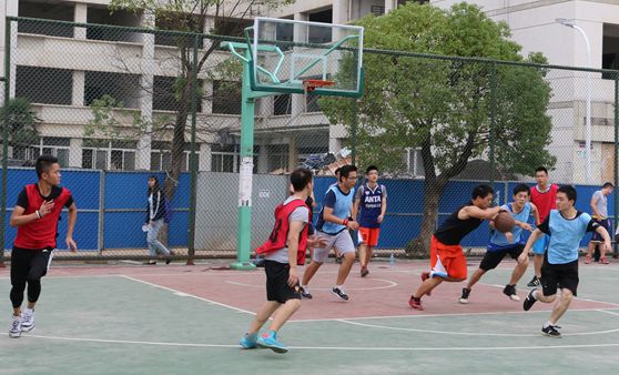十大买球平台排行榜研一研二篮球对抗赛成功举办