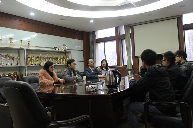 校友官强出席十大买球平台排行榜校友回访交流会